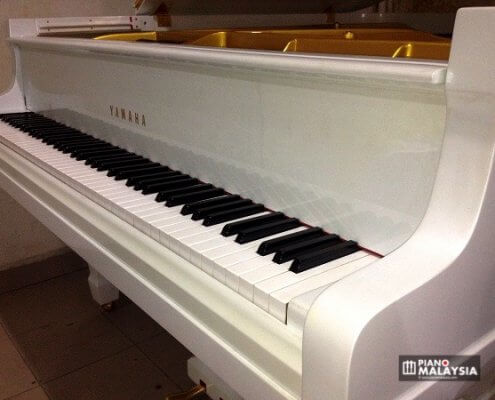 Yamaha No25 Grand Piano (Pearl White)