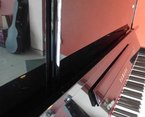 Yamaha UX10B1 Upright Piano