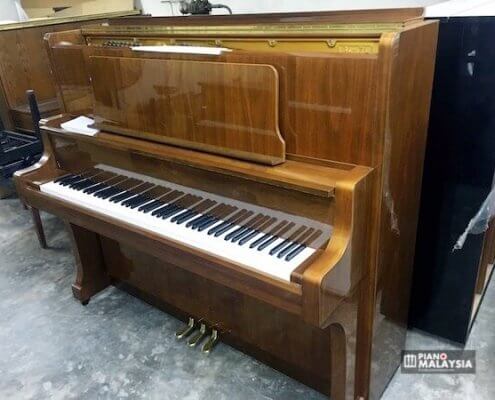 Kawai BL-71 (Walnut) Upright Piano